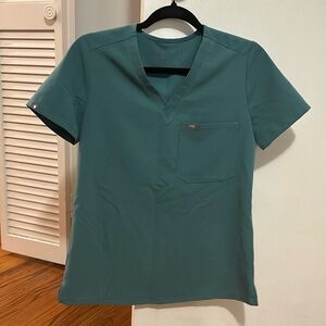 Figs Catarina One Pocket Scrub Top